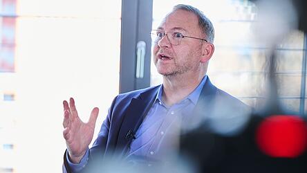 F&uuml;r die Rente fordert Verdi-Chef eine st&auml;rkere Heranziehung reicher Teile der Gesellschaft.