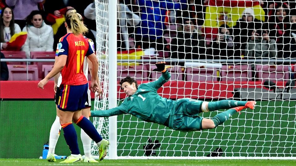 Gegen Spanien gefordert: Nationaltorhüterin Ann-Katrin Berger.