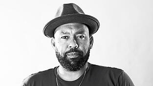 Autor, Musiker und Aktivist gegen Rassismus: David Mayonga. Am 29. Juli ist er Gast beim Freistunde-Talk in Straubing.