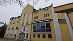 Passend zu den Nachrichten hängen am Donnerstag graue Regenwolken über der Brauerei Krieger. Passend zu den Nachrichten hängen am Donnerstag graue Regenwolken über der Brauerei Krieger.