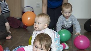 Drehen, Krabbeln, Robben: so hei&szlig;t ein Vortrag von Christine Kappen. Babys d&uuml;rfen gerne mitgebracht werden.