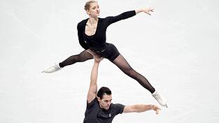 Minerva Hase und Nikita Volodin - hier im Training - liegen nach dem Kurzprogramm bei der EM auf dem zweiten Platz.