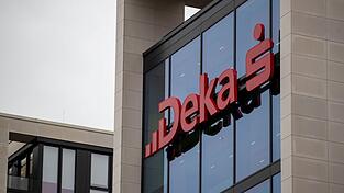 Die Dekabank profitiert von einer starken Nachfrage von Privatanlegern. (Archivbild) Die Dekabank profitiert von einer starken Nachfrage von Privatanlegern. (Archivbild)