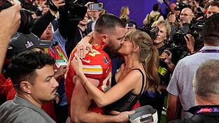 Seit 2023 sind Taylor und Travis ein Paar. Seit 2023 sind Taylor und Travis ein Paar.