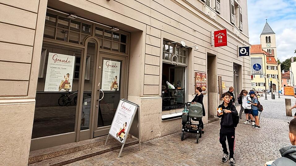 Aus dem Leberkas-Eldorado wird das Dolce-Vita-Café Grande. Aus dem Leberkas-Eldorado wird das Dolce-Vita-Café Grande.