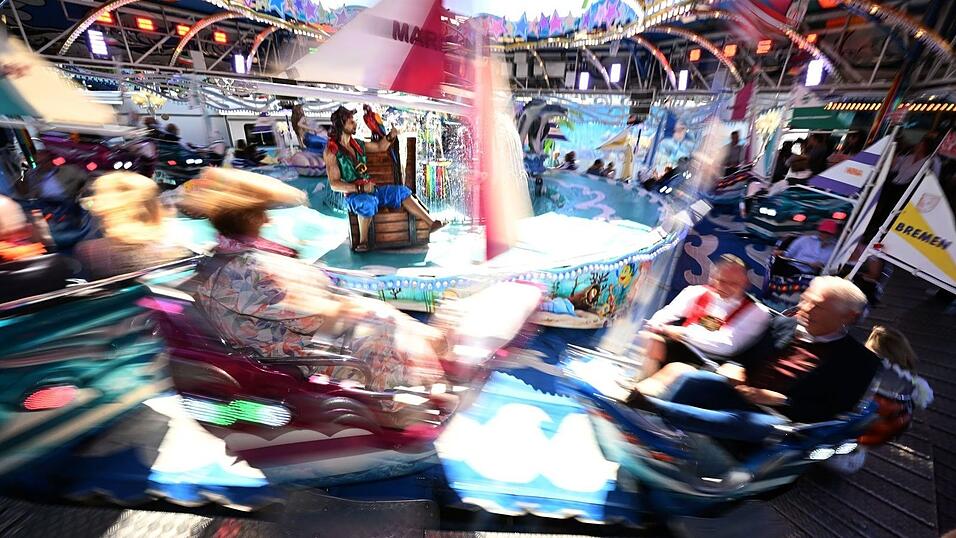 Im vergangenen Jahr fuhren Wiesn-Chef und OB noch im «Happy Sailor» - damals war nichts beanstandet worden. (Archivbild) Im vergangenen Jahr fuhren Wiesn-Chef und OB noch im «Happy Sailor» - damals war nichts beanstandet worden. (Archivbild)