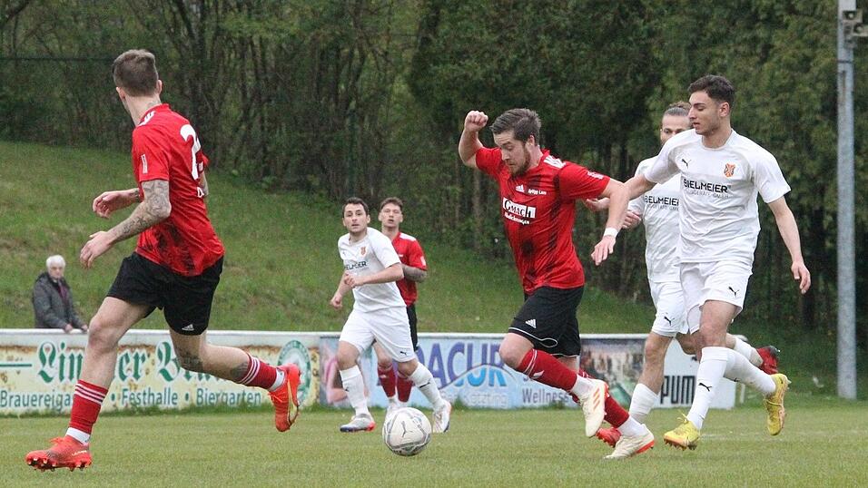 Der 1. FC Bad Kötzting hat sich im Landkreisderby gegen die SpVgg Lam durchgesetzt.