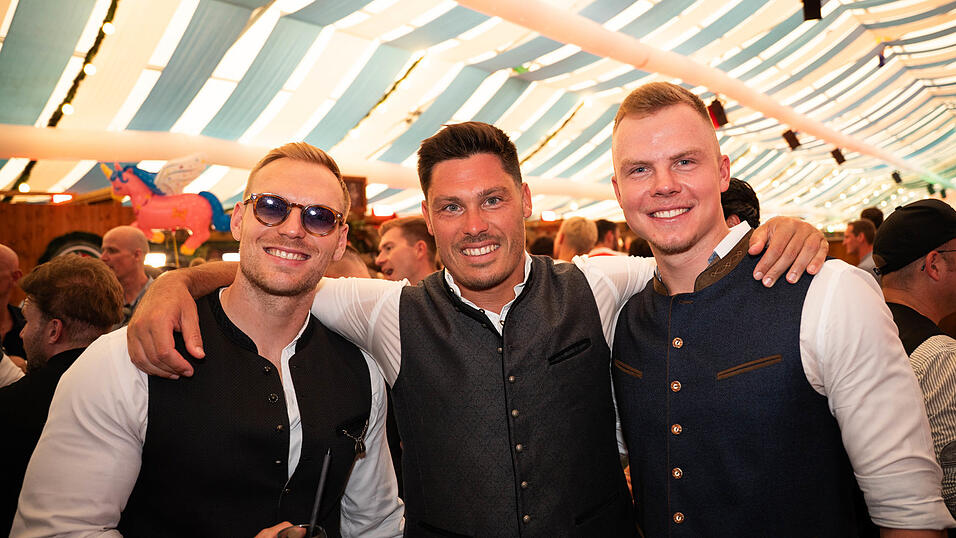 Die Partybilder vom Samstag, 15. August, aus dem Festzelt Wenisch. Die Partybilder vom Samstag, 15. August, aus dem Festzelt Wenisch.
