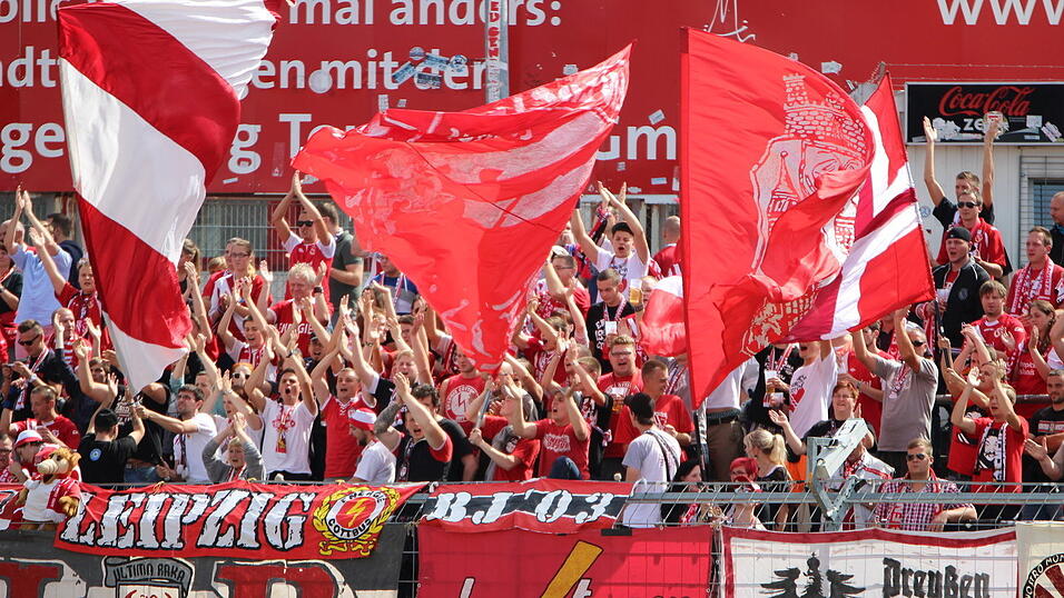 Der SSV Jahn Regensburg empfing am Samstagnachmittag den FC Energie Cottbus. (Foto: Fabian Ro&szlig;mann)
