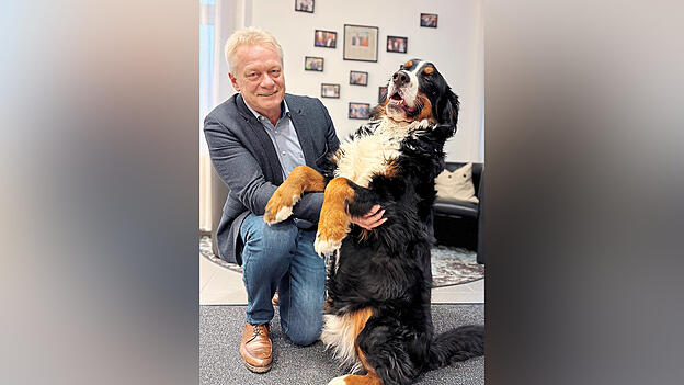Alois Rainer will in den Bundestag. Hund Bruno bleibt lieber daheim in Haibach.
