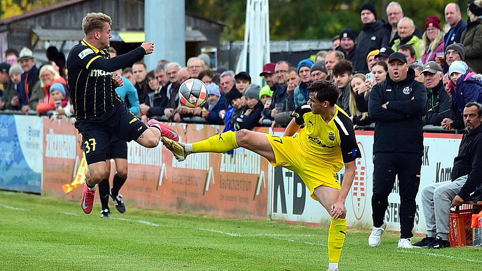 Das Hinspiel gegen die SpVgg Bayreuth gewann die DJK Vilzing durch ein Tor von Jonas Bl&uuml;mel (in Gelb) mit 1:0. Auch in der Wagnerstadt wollen die Schwarz-Gelben punkten.