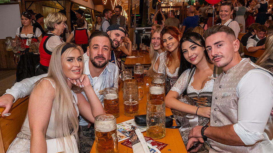 Die Partybilder vom Sonntag, 13. August 2023, aus dem Festzelt Nothaft. Die Partybilder vom Sonntag, 13. August 2023, aus dem Festzelt Nothaft.