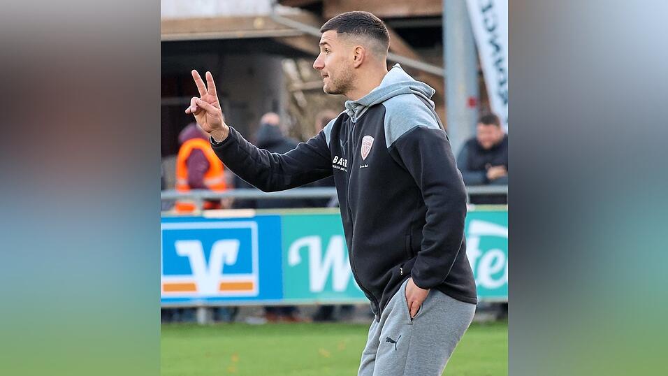 Glaubt nach wie vor an ein Buchbacher Happy-End bis zum Ende der Saison: Trainer Aleksandro Petrovic. Glaubt nach wie vor an ein Buchbacher Happy-End bis zum Ende der Saison: Trainer Aleksandro Petrovic.