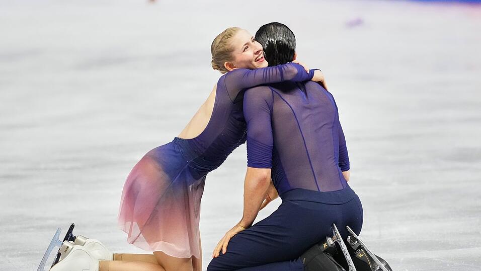 Minerva Hase (l) und Nikita Volodin kr&ouml;nten ihre Saison mit WM-Gold.