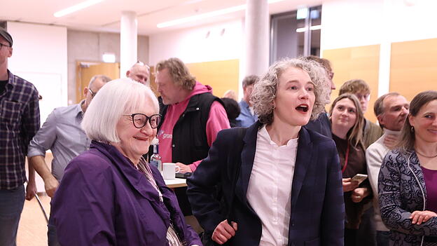 Zwischenzeitlich liegt Helene Sigloch (Gr&uuml;ne) vor der SPD auf Platz 2.