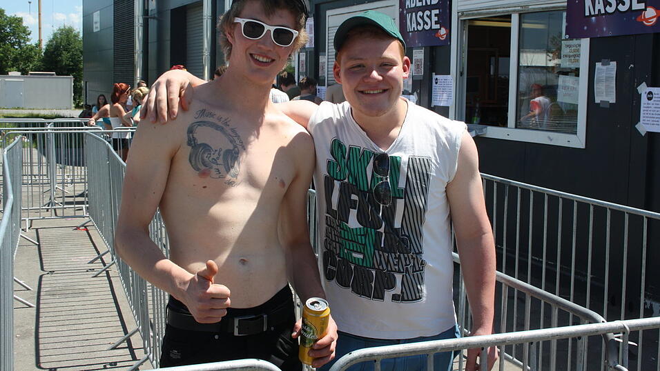 Ein Streifzug durch das Campinggelände: Trotz heißer Temperaturen sind die Festivalbesucher bestens gelaunt. (Foto: David Voltz) Ein Streifzug durch das Campinggelände: Trotz heißer Temperaturen sind die Festivalbesucher bestens gelaunt. (Foto: David Voltz)