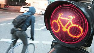 Wie geht es mit dem Radverkehr im Landkreis weiter? Diese Frage ist offen nach der Ablehnung des Planungsausschusses, weitere Maßnahmen zur Anerkennung als 'fahrradfreundliche Kommune' zu unternehmen.