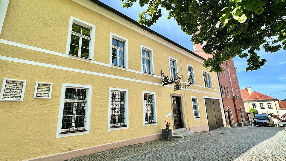 Eine Förderzusage gab es nun für die Sanierung des Landestormuseums am Schlossplatz von Furth im Wald. Eine Förderzusage gab es nun für die Sanierung des Landestormuseums am Schlossplatz von Furth im Wald.