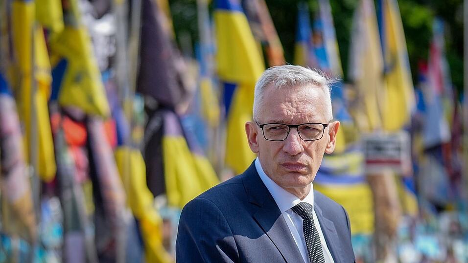 Martin Jäger, bisheriger deutscher Botschafter in der Ukraine, tritt am Donnerstag offiziell sein Amt als BND-Präsident an. Martin Jäger, bisheriger deutscher Botschafter in der Ukraine, tritt am Donnerstag offiziell sein Amt als BND-Präsident an.