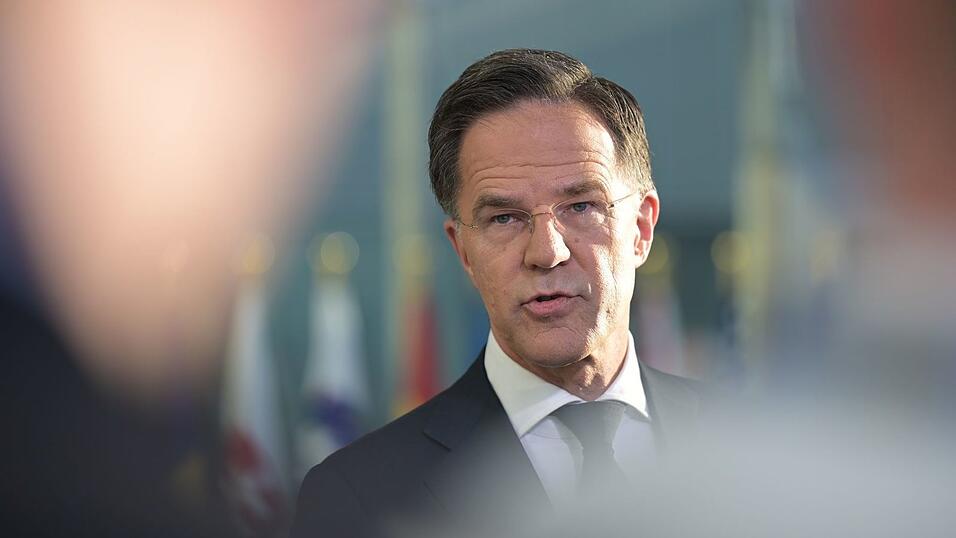Nato-Generalsekretär Rutte schließt nicht aus, dass künftig mehr US-Atomwaffen in Europa stationiert werden. Nato-Generalsekretär Rutte schließt nicht aus, dass künftig mehr US-Atomwaffen in Europa stationiert werden.