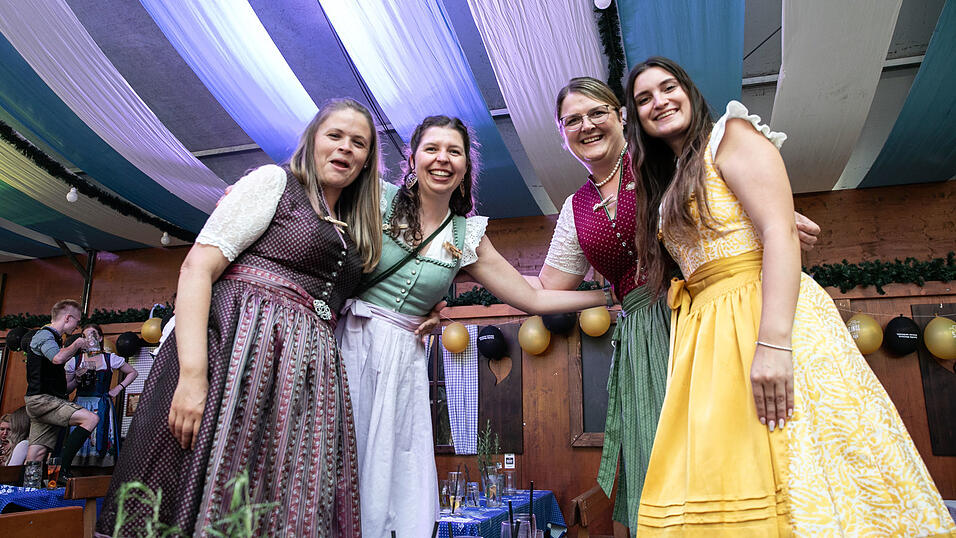 Die Partybilder vom Sonntag, 17. August, aus dem Festzelt Wenisch. Die Partybilder vom Sonntag, 17. August, aus dem Festzelt Wenisch.