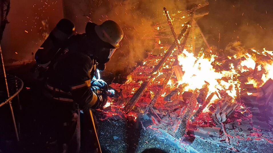 Im Waldm&uuml;nchner Ortsteil Herzogau brannte in der Silvesternacht eine Gartenh&uuml;tte ab.