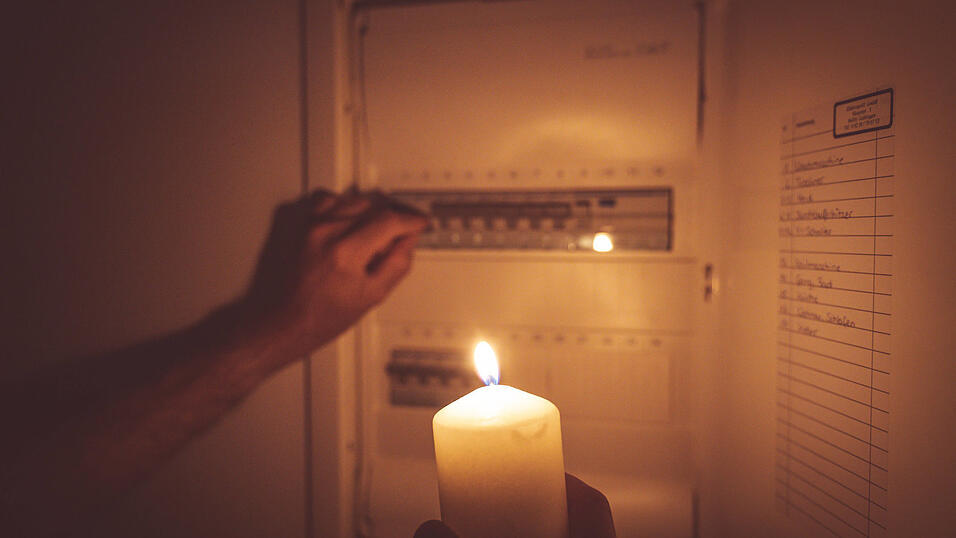 Am Mittwochabend haben einige Stallwanger wohl erst mal ihren Sicherungskasten geprüft - um dann zu erkennen, dass es sich um einen allgemeinen Stromausfall handelt (Symbolfoto) Am Mittwochabend haben einige Stallwanger wohl erst mal ihren Sicherungskasten geprüft - um dann zu erkennen, dass es sich um einen allgemeinen Stromausfall handelt (Symbolfoto)