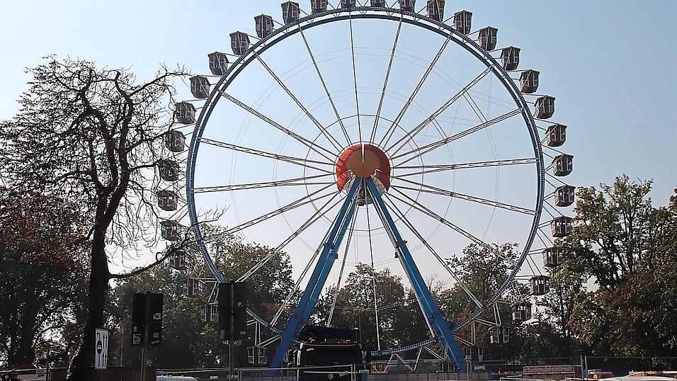 Das Riesenrad steht fast. Am 26. September wird das Kepler-Areal f&uuml;r Besucher ge&ouml;ffnet.