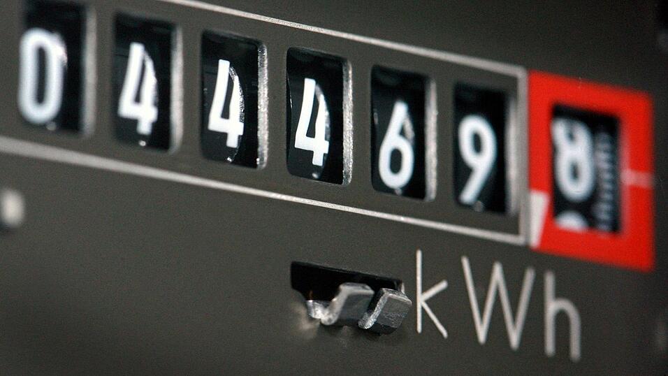 Automatisch den g&uuml;nstigsten Tarif dank Tarifwechsel-Portal? Die Verbraucherzentrale Bayern sieht Potenzial, warnt aber auch vor schwarzen Schafen in der Branche. (Symbolbild)