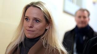 Astrid Have, die neue Frau von Stephan Hensel, sagte vor Gericht als Zeugin aus. Astrid Have, die neue Frau von Stephan Hensel, sagte vor Gericht als Zeugin aus.