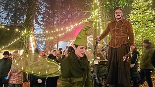 Begrüßung durch Weihnachtselfen. Begrüßung durch Weihnachtselfen.