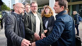 Vertreterinnen und Vertreter der Berliner Parteispitzen von Linken, Gr&uuml;nen und SPD haben sich erneut im Haus der Statistik in Berlin getroffen.