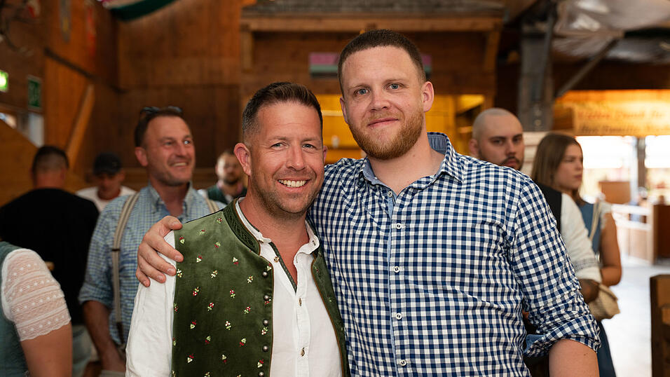 Die Partybilder vom Mittwoch, 12. August, aus dem Festzelt Weckmann. Die Partybilder vom Mittwoch, 12. August, aus dem Festzelt Weckmann.