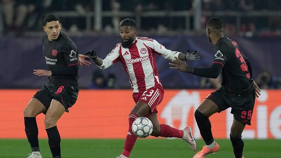 Gegen hoch pressende Griechen tat sich Leverkusen schwer.