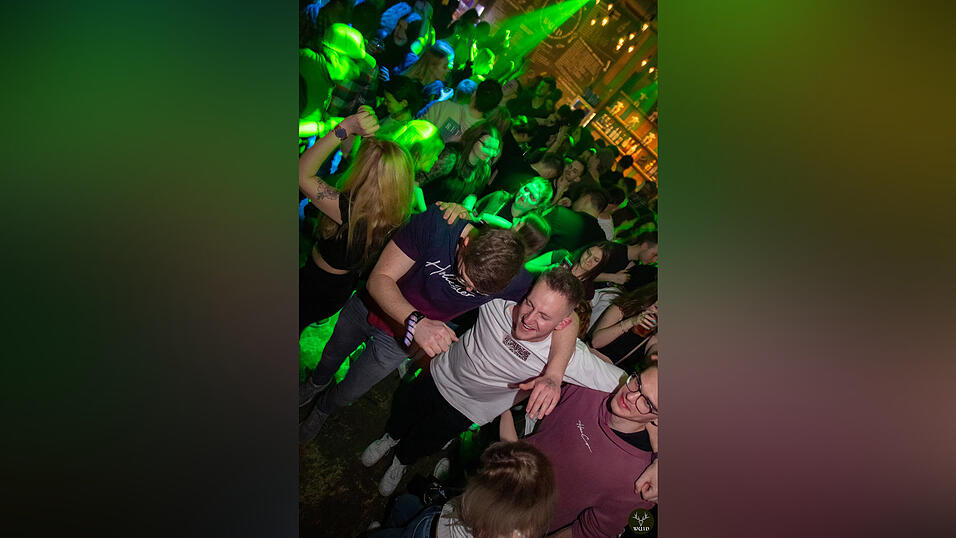 Die Stimmung bei den Partygängern am Samstagabend war prächtig. Die Stimmung bei den Partygängern am Samstagabend war prächtig.