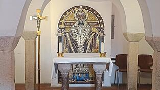 Bei einer Sanierung kam das Erhardi-Mosaik in die Kapelle.