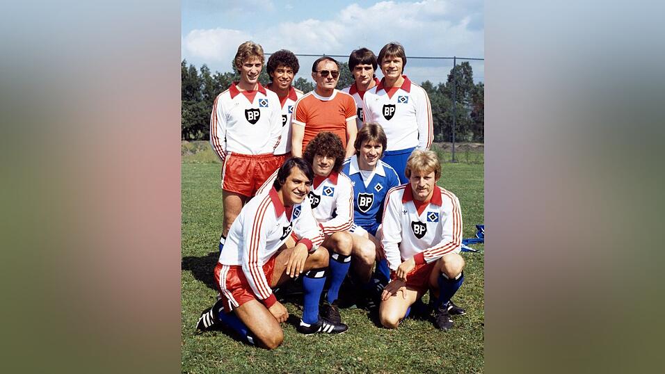Kevin Keegan (M) mit früheren Teamkollegen beim Hamburger SV. (Archivbild) Kevin Keegan (M) mit früheren Teamkollegen beim Hamburger SV. (Archivbild)