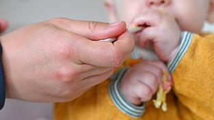Das Aus für das geplante Kinderstartgeld in Bayern empört viele Eltern. (Symbolbild) Das Aus für das geplante Kinderstartgeld in Bayern empört viele Eltern. (Symbolbild)