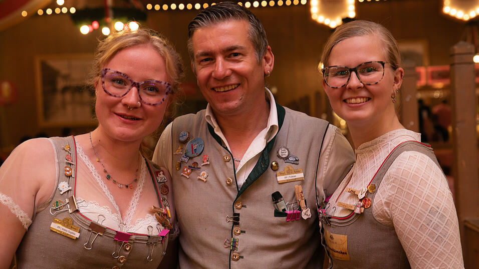 Die Partybilder vom Montag, 11. August, aus dem Festzelt Krönner. Die Partybilder vom Montag, 11. August, aus dem Festzelt Krönner.