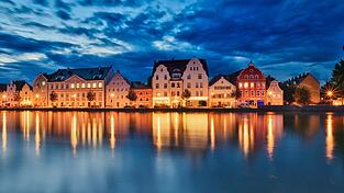 Besondere Lagen, wie beispielsweise an der Isar, sind mit den Preisen für Durchschnittswohnungen nicht zu vergleichen. Besondere Lagen, wie beispielsweise an der Isar, sind mit den Preisen für Durchschnittswohnungen nicht zu vergleichen.