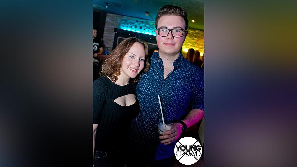Bei der 'Young & Crowd'-Veranstaltung in der Diskothek Onyx wurde am Freitag ausgelassen gefeiert. Bei der 'Young & Crowd'-Veranstaltung in der Diskothek Onyx wurde am Freitag ausgelassen gefeiert.