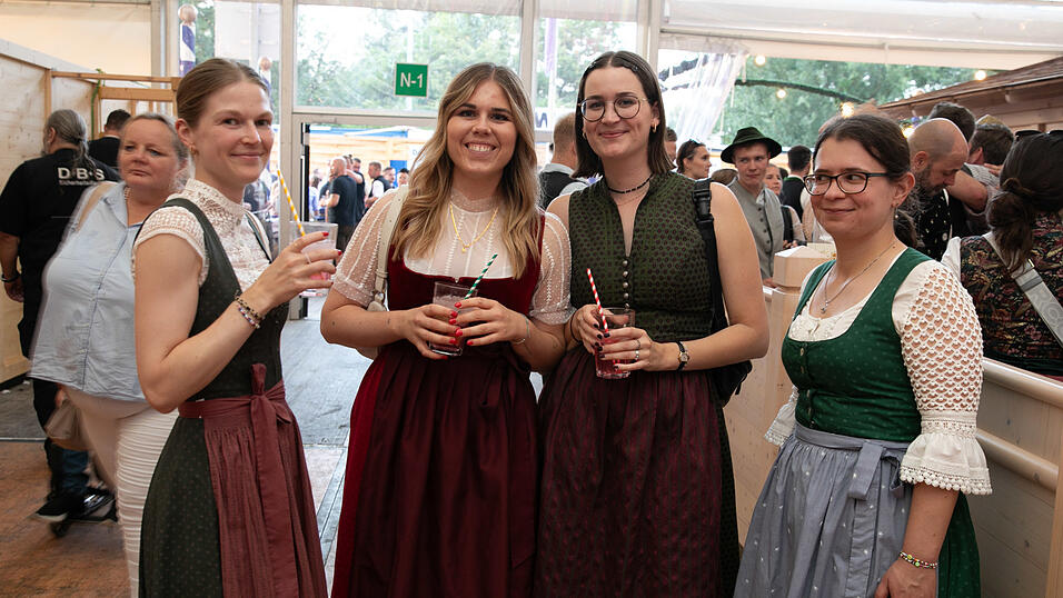 Die Partybilder vom Samstag, 16. August, aus dem Festzelt Reisinger. Die Partybilder vom Samstag, 16. August, aus dem Festzelt Reisinger.