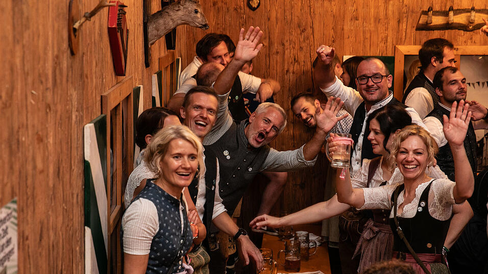 Die Partybilder vom Sonntag, 17. August, aus dem Festzelt Weckmann. Die Partybilder vom Sonntag, 17. August, aus dem Festzelt Weckmann.