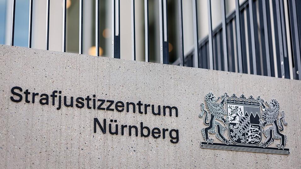 Ein 59-J&auml;hriger weist vor Gericht die Vorw&uuml;rfe des Kindesmissbrauchs und der Vergewaltigung zur&uuml;ck. (Symbolbild)