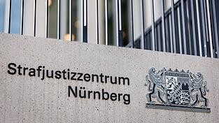 Ein 59-Jähriger weist vor Gericht die Vorwürfe des Kindesmissbrauchs und der Vergewaltigung zurück. (Symbolbild) Ein 59-Jähriger weist vor Gericht die Vorwürfe des Kindesmissbrauchs und der Vergewaltigung zurück. (Symbolbild)