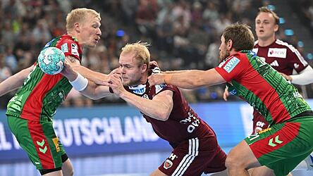 Hier geblieben: Magnus Saugstrup (l) und Albin Lagergren (r) packen energisch zu.
