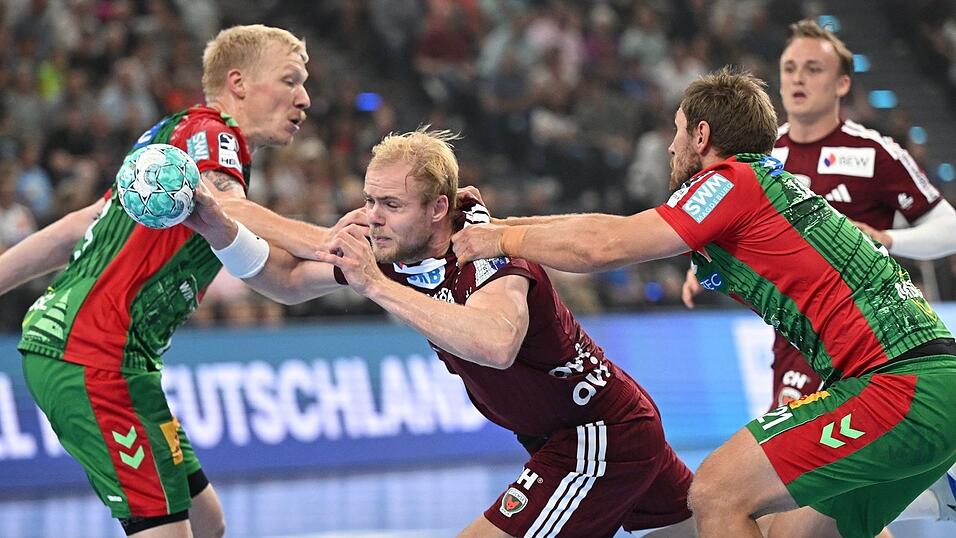 Hier geblieben: Magnus Saugstrup (l) und Albin Lagergren (r) packen energisch zu. Hier geblieben: Magnus Saugstrup (l) und Albin Lagergren (r) packen energisch zu.