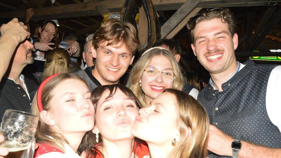 Auch am Samstag besuchten viele Landshuter die Dult.