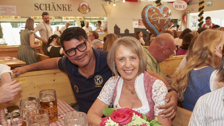 Die Partybilder vom Mittwoch, 12. August, aus dem Festzelt Lechner. Die Partybilder vom Mittwoch, 12. August, aus dem Festzelt Lechner.