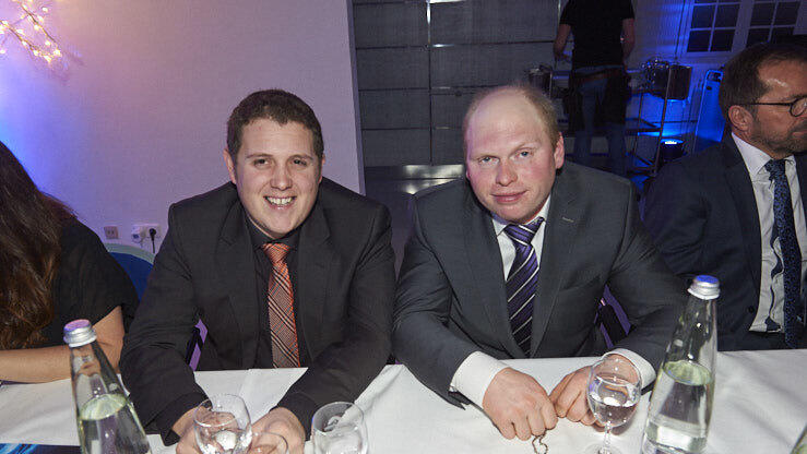 Die Metzgerzunft hat am Samstagabend in die Joseph-von-Fraunhofer-Halle eingeladen. Die Metzgerzunft hat am Samstagabend in die Joseph-von-Fraunhofer-Halle eingeladen.